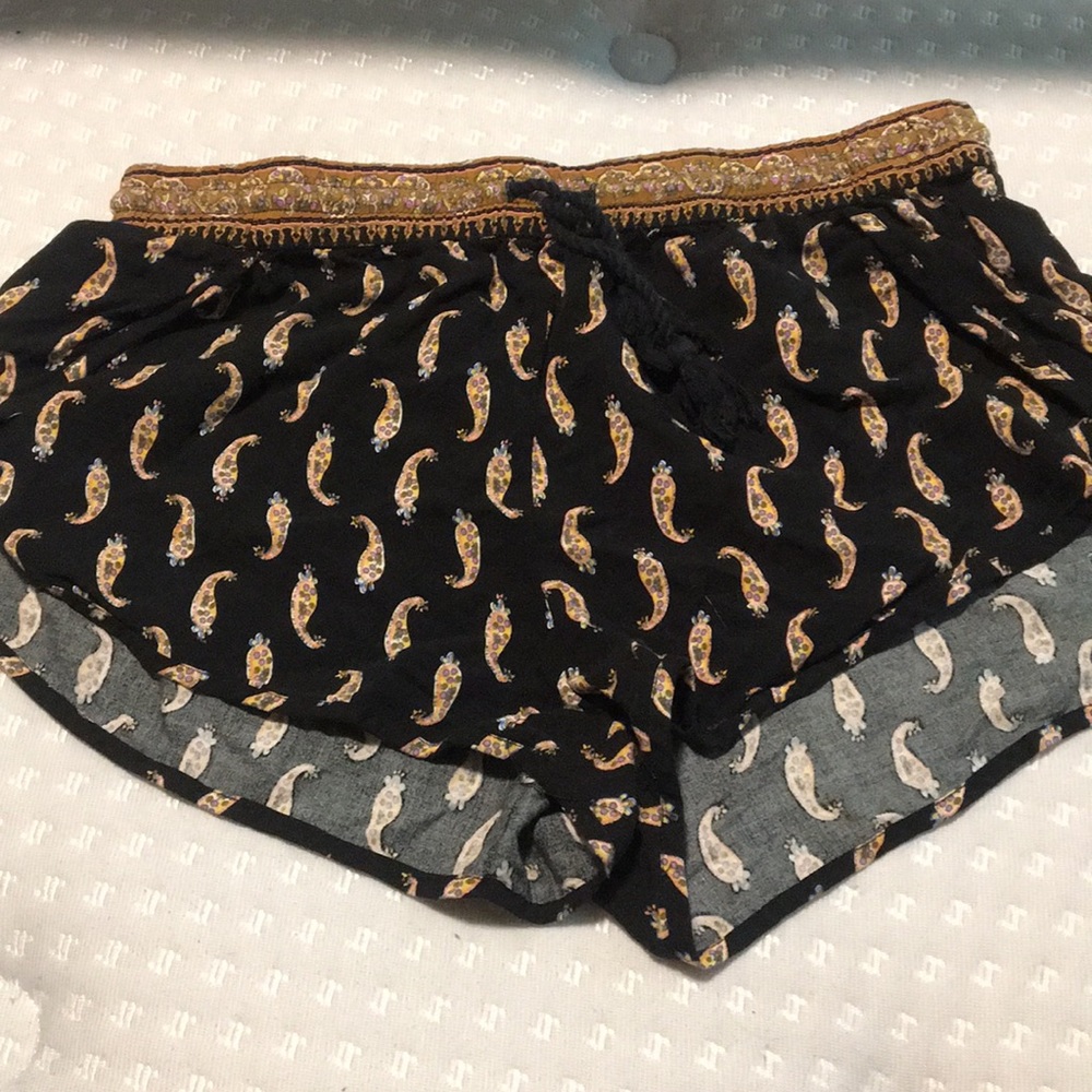 Forever 21 black shorts with a pattern!